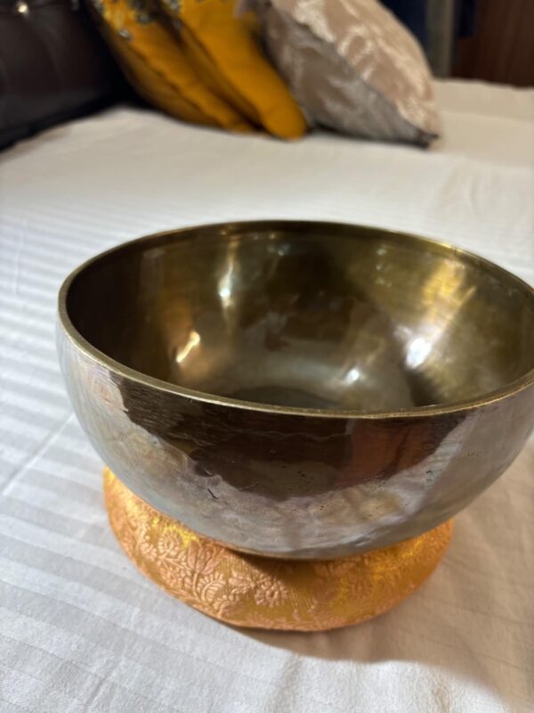 sound singing bowl